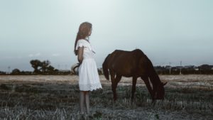 Mädchen mit Pferd 2